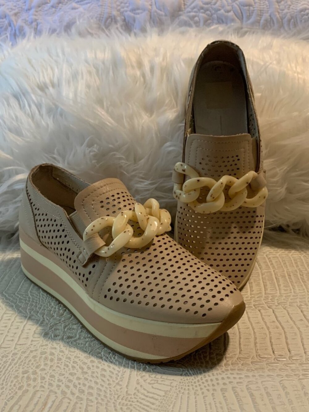 Dolce Vita Jhenee Sand Perf Chain Accent Platform Slip-On Shoes Women's 7